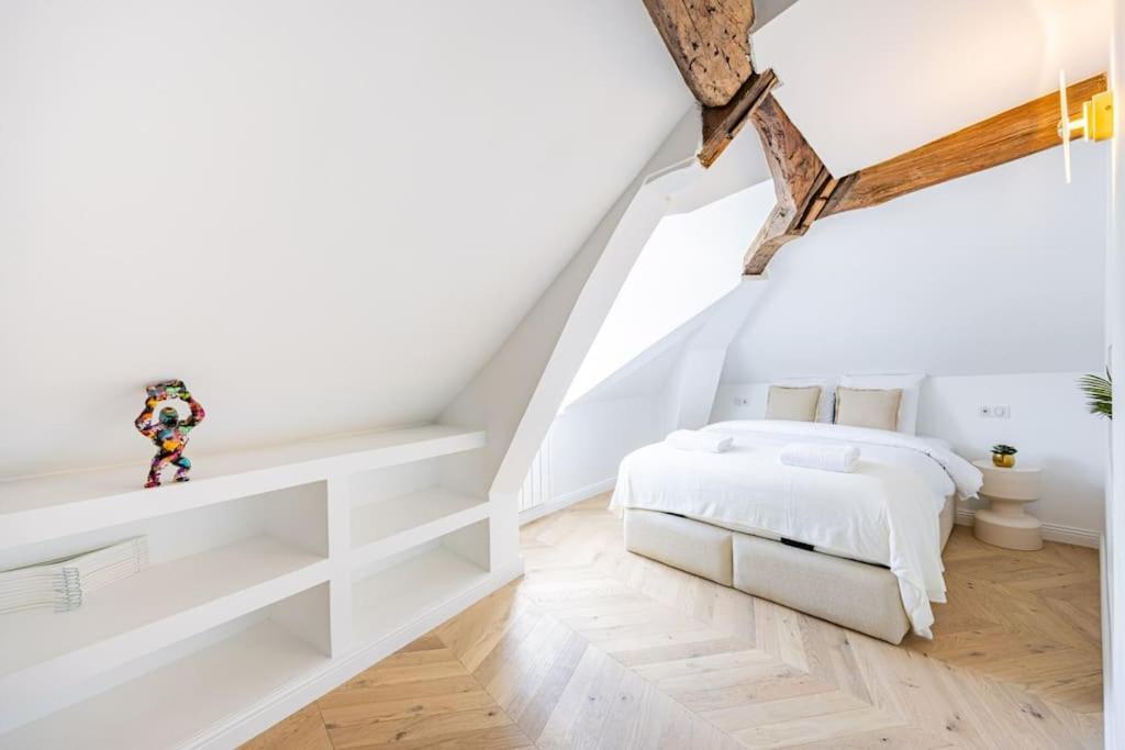 3 Bedrooms Sacree Coeur Place Du Tertre Montmartre 파리 외부 사진