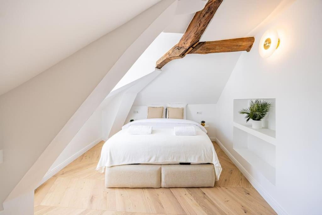 3 Bedrooms Sacree Coeur Place Du Tertre Montmartre 파리 외부 사진